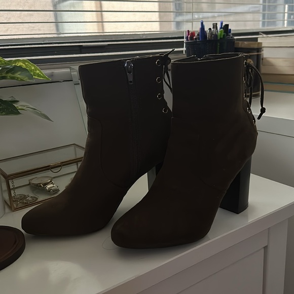 Like New Olive Green Suede Lace Up Boots Heels Wedges - Picture 3 of 3